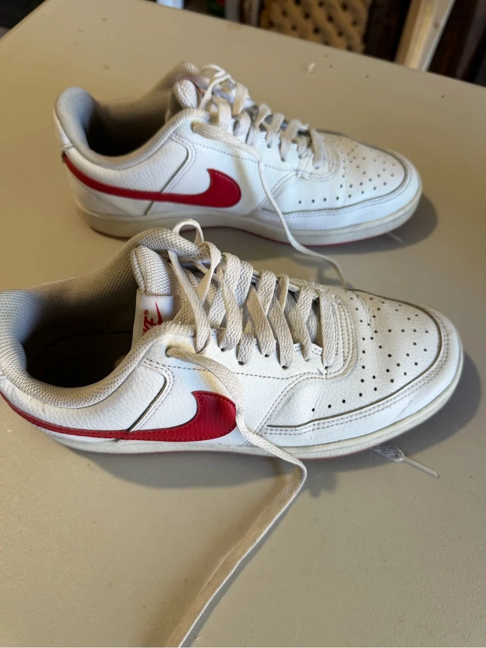 Nike White size 9  Sneakers with Red Swoosh - Picture 2 of 5